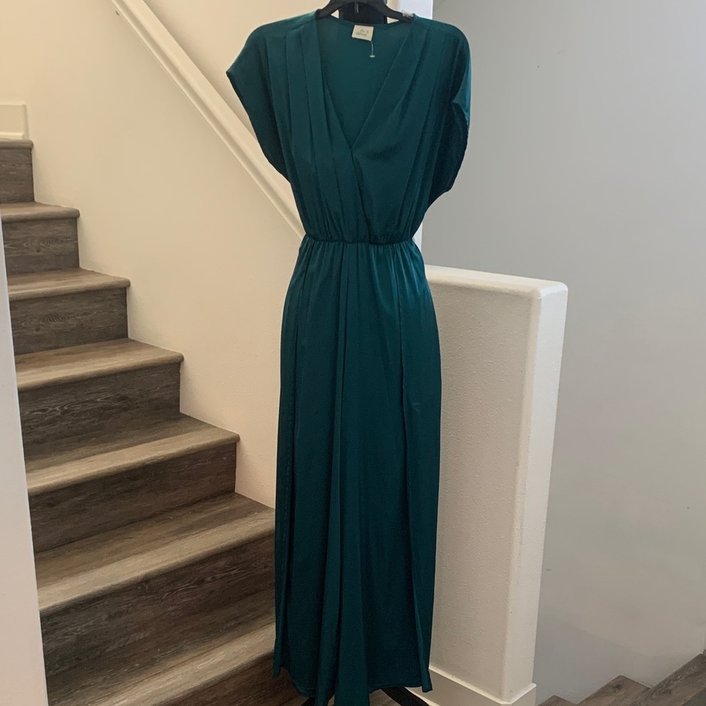Dark Green Elasticated Waist Silky Feel Jumpsuit.